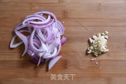 Make Seafood tomato pasta step 1