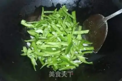 Make Cream peppers and fried meat step 2