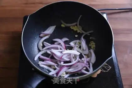 Make Seafood tomato pasta step 2