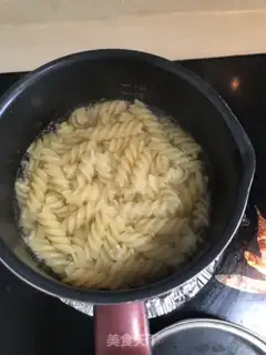 Make Black pepper steak noodles step 0