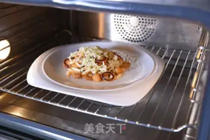 Make Seafood tomato pasta step 9