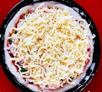 Make Seafood pizza step 4
