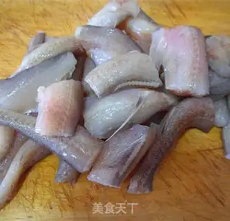 Make Onions of a dragonfish step 1