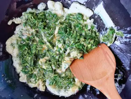 Make Fried eggs step 4