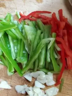 Make Squeeze fried eggs step 1