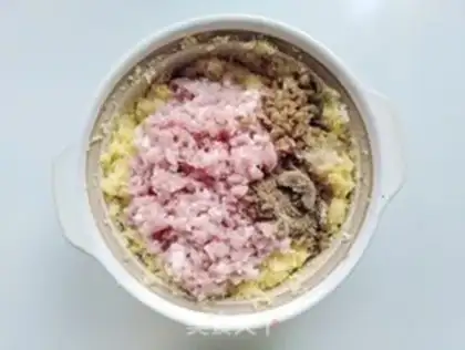 Make Squeeze meat dumplings step 5