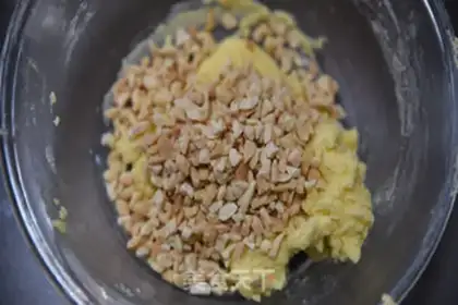 Make Peanut souffle step 2