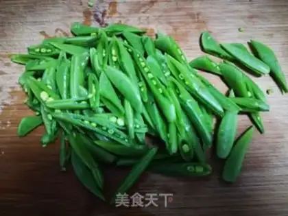 Make Frying abalone beans step 1