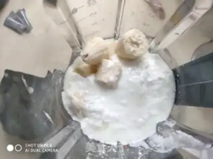Make Banana shake step 1