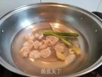 Make Shrimp vegetable salad step 2