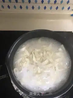 Make Noodles on the sour cap step 1