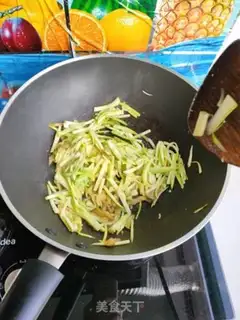 Make Squeeze and make eggs step 8