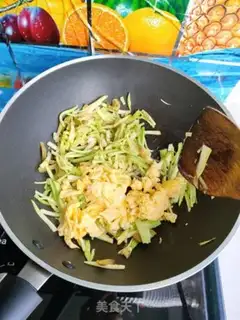 Make Squeeze and make eggs step 9