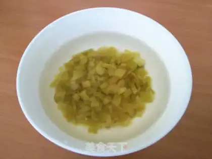 Make Squeeze eggs and fried rice step 2