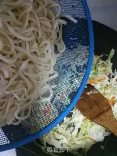 Make Vegetable noodles step 3
