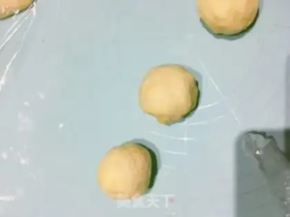 Make The egg yolk mooncake step 6