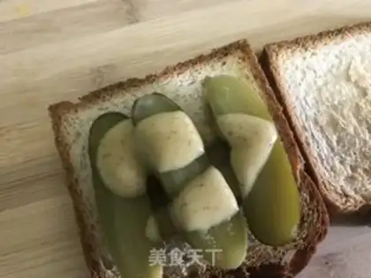Make Egg acid cucumber sandwich step 3