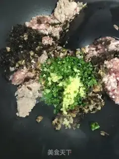Make The mushrooms, the murmurs, the egg and yellow step 4