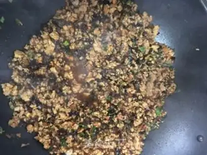 Make The mushrooms, the murmurs, the egg and yellow step 7