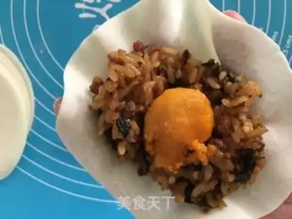 Make The mushrooms, the murmurs, the egg and yellow step 9