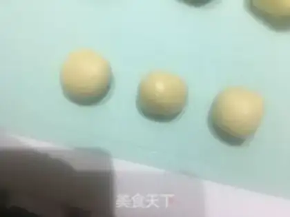 Make The egg yolk mooncake step 15