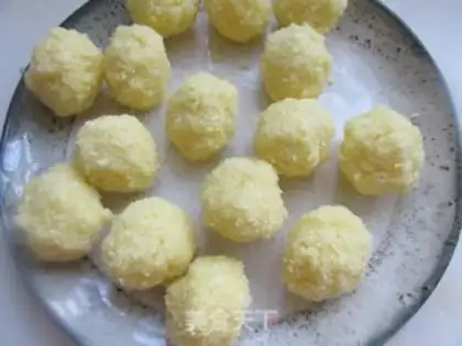 Make Coconut mooncake step 2