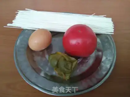 Make Tomato gravy egg noodles step 0