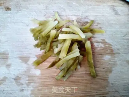 Make Tomato gravy egg noodles step 1