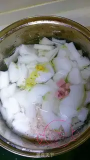 Make Ham melon soup step 2