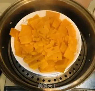 Make Pumpkin buns step 3