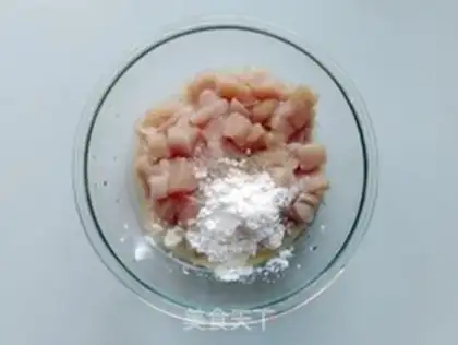 Make Hot chicken with cold noodles step 2