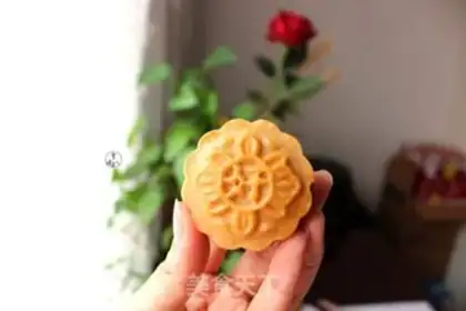 Make Coconut mooncake step 11
