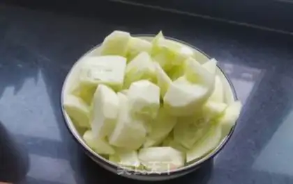 Make Stupid cucumber fried eggs step 0