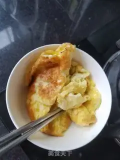 Make Stupid cucumber fried eggs step 1