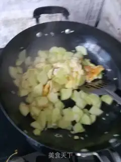 Make Stupid cucumber fried eggs step 4