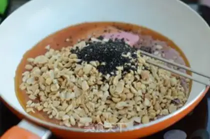 Make Peanut sugar step 4