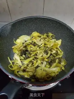 Make Sour sauce and yellowfish step 1