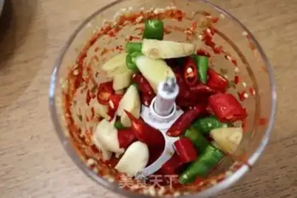 Make Homemade chili sauce step 4