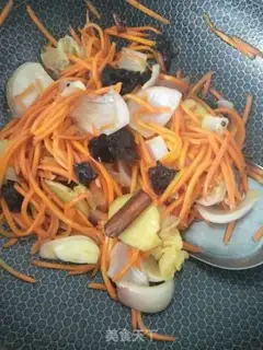 Make Onion fried carrots step 5