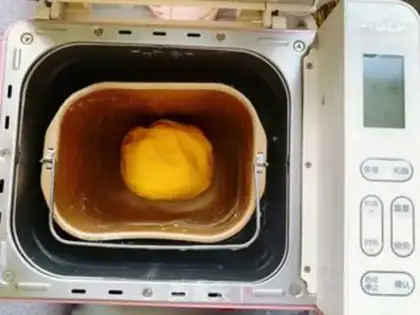 Make Pumpkin ball step 2