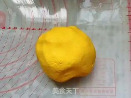 Make Pumpkin ball step 3