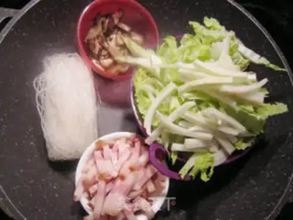 Make Salted mushroom soup step 0
