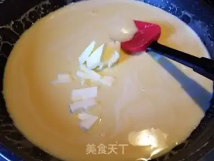 Make A yellow milk pie step 2