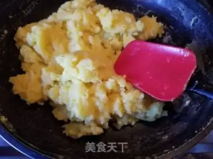 Make A yellow milk pie step 3