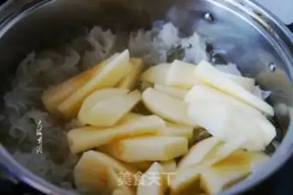 Make Silver-eared apple soup step 3