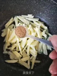 Make Potato fan broth step 1