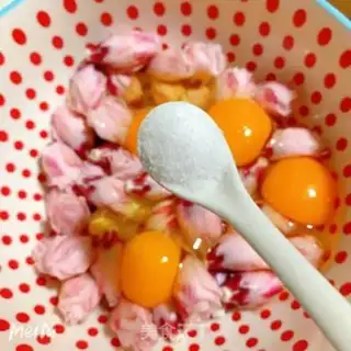 Make Scrambling eggs step 4