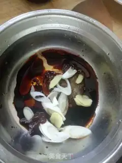 Make Honey-cooked chicken wings step 1