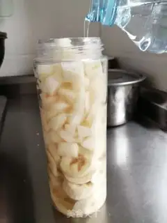 Make Crown pears step 2