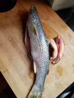 Make Onion-burning boarfish step 0